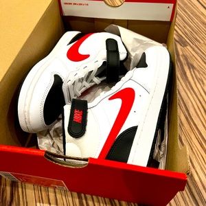 Nike Court Borough 2 Kids sneakers size 1.5